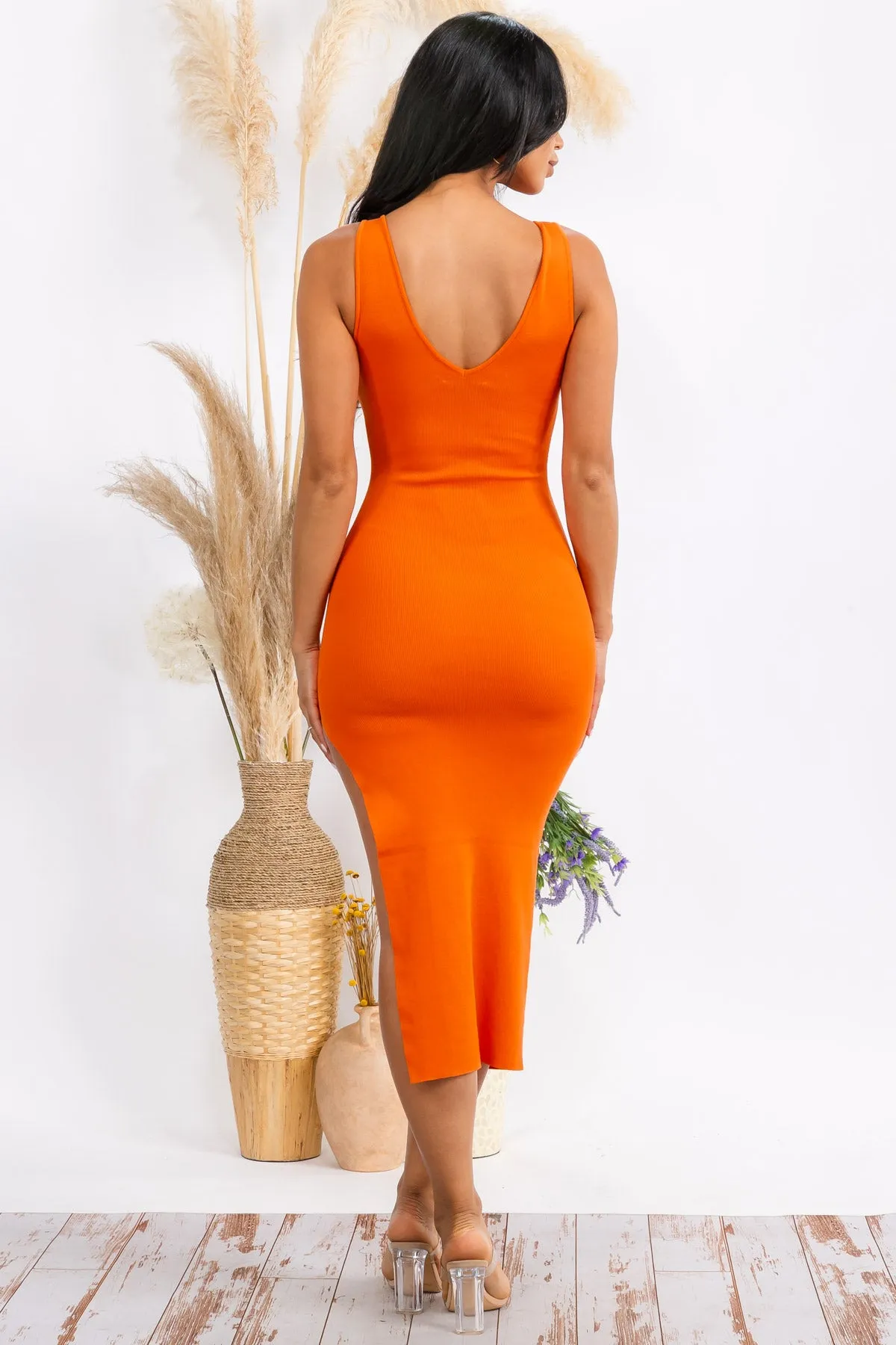 23243 - Sleevesless Midi Dress