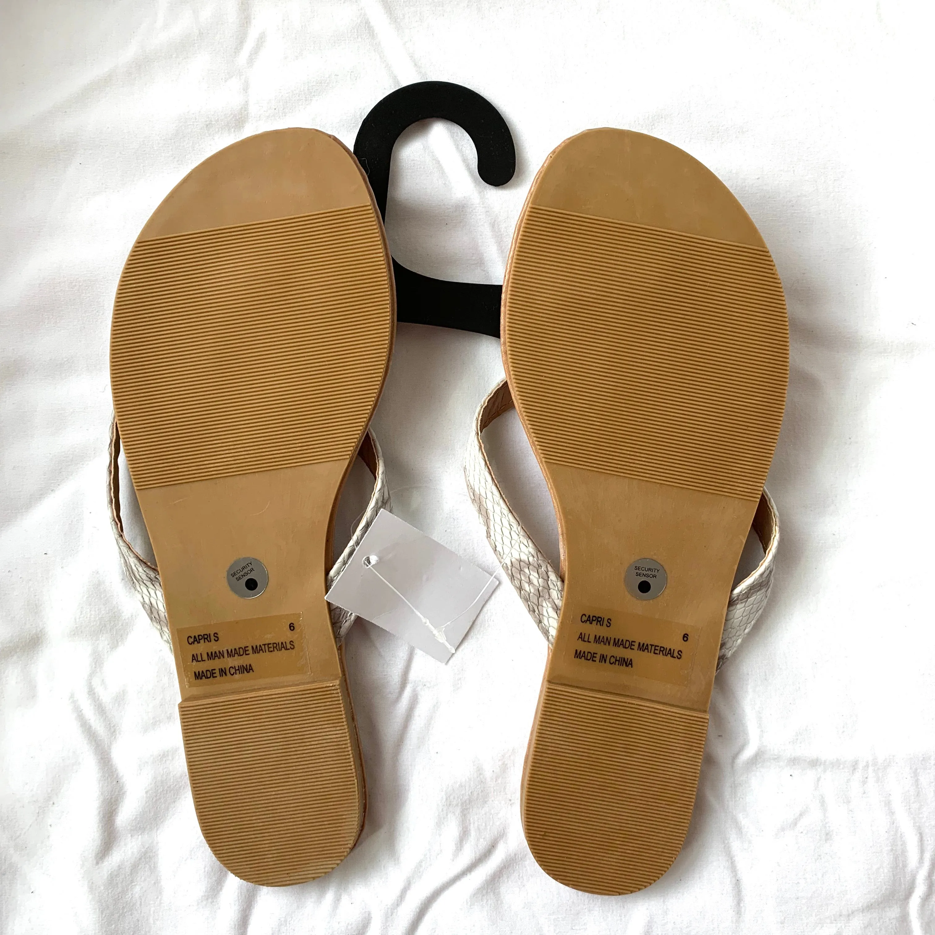 Charlotte Russe Tan Flip Flops with Snakeskin Straps NWT- Size 6