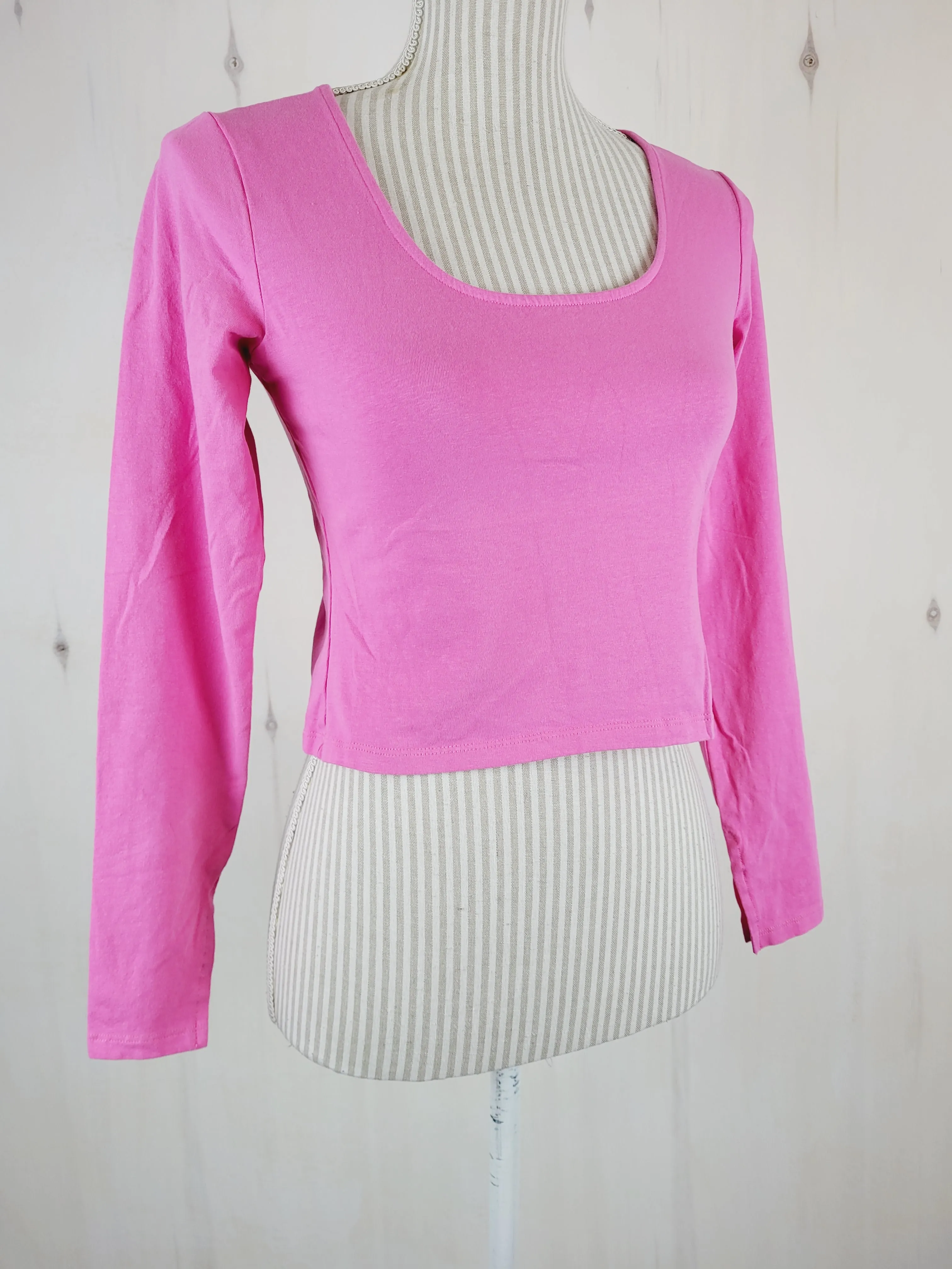 DIVIDED PINK CROPPED TOP LADIES MEDIUM PRE-LOVED