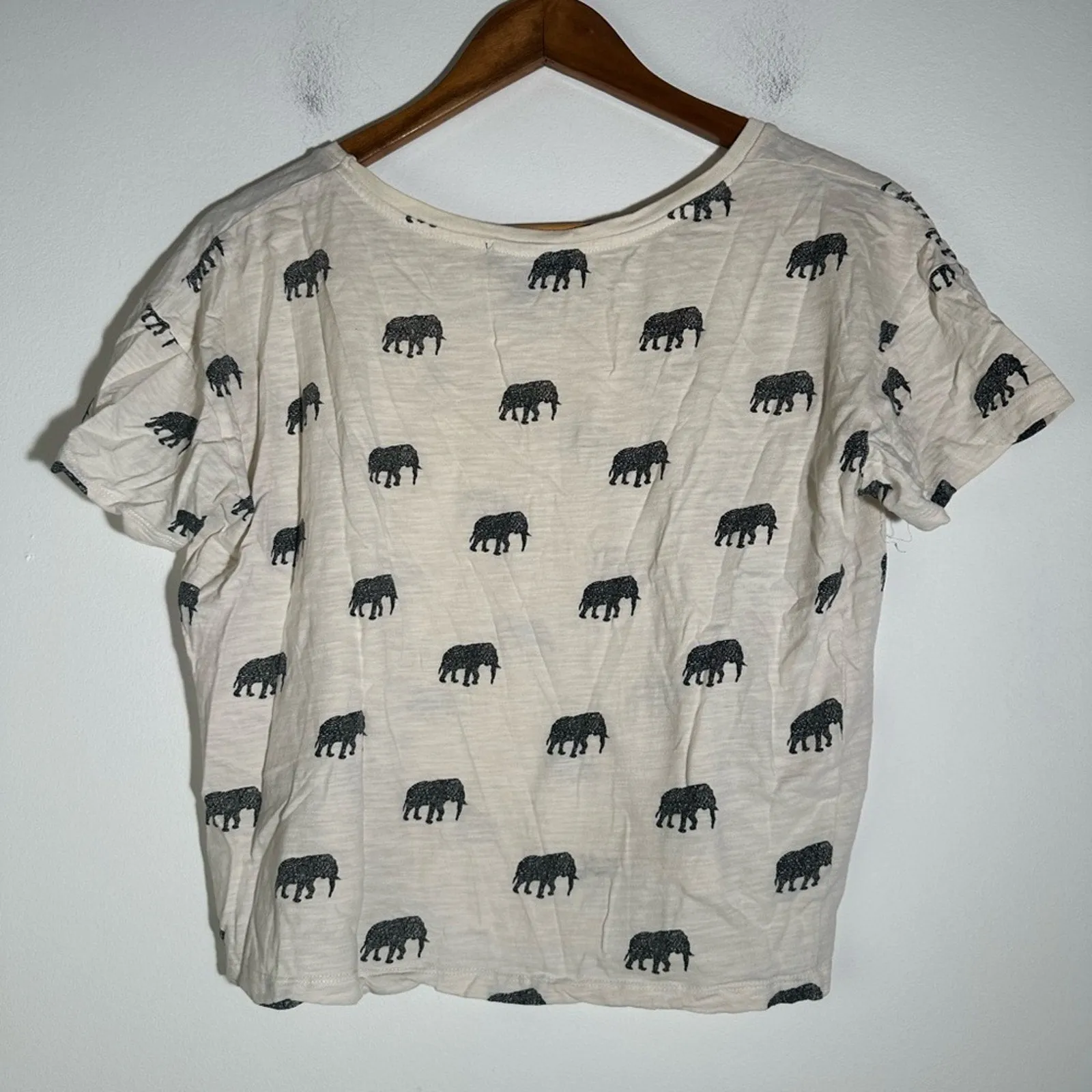 Forever 21 Cropped Elephant Tee Shirt