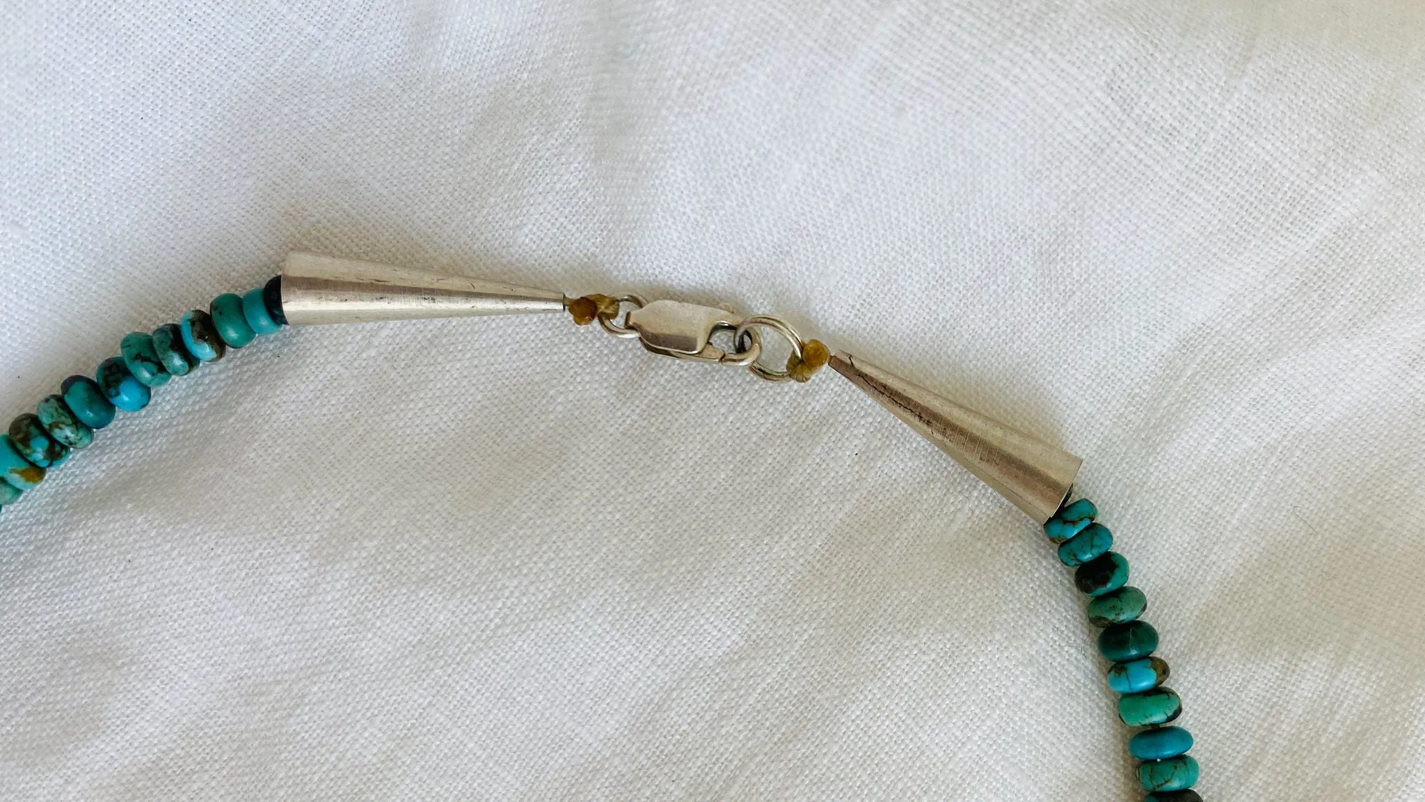 Graduated Turquoise Necklace. Santo Domingo Pueblo. Kewa. Spiny Oyster.